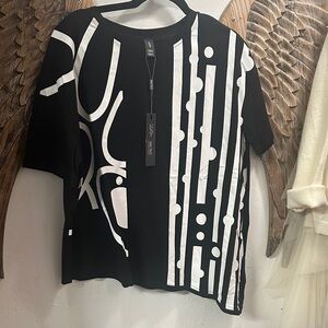Stylish Black and White Graphic Short Sleeve Tee